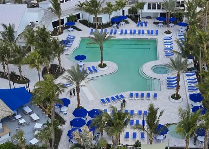 Beach Getaway - Ocean Beach, Tennis, Golf, Pool With Tiki Bar