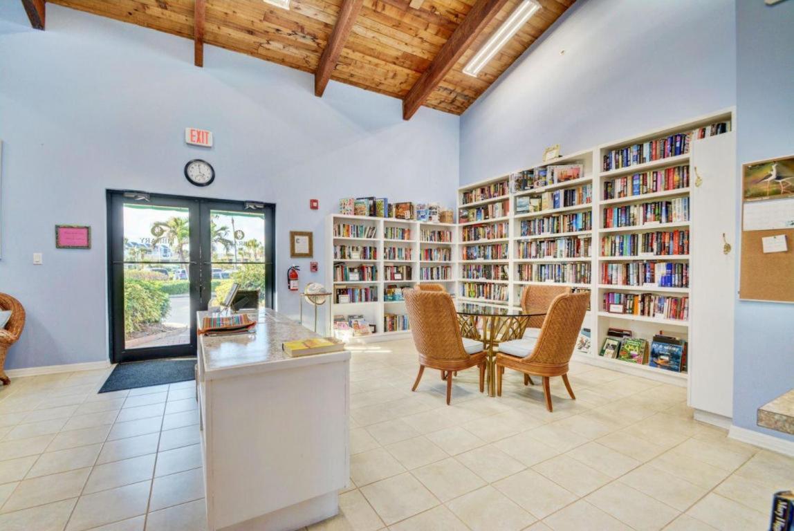 Apartamento Getaway - Ocean Beach, Tennis, Golf, Pool With Tiki Bar Fort Pierce